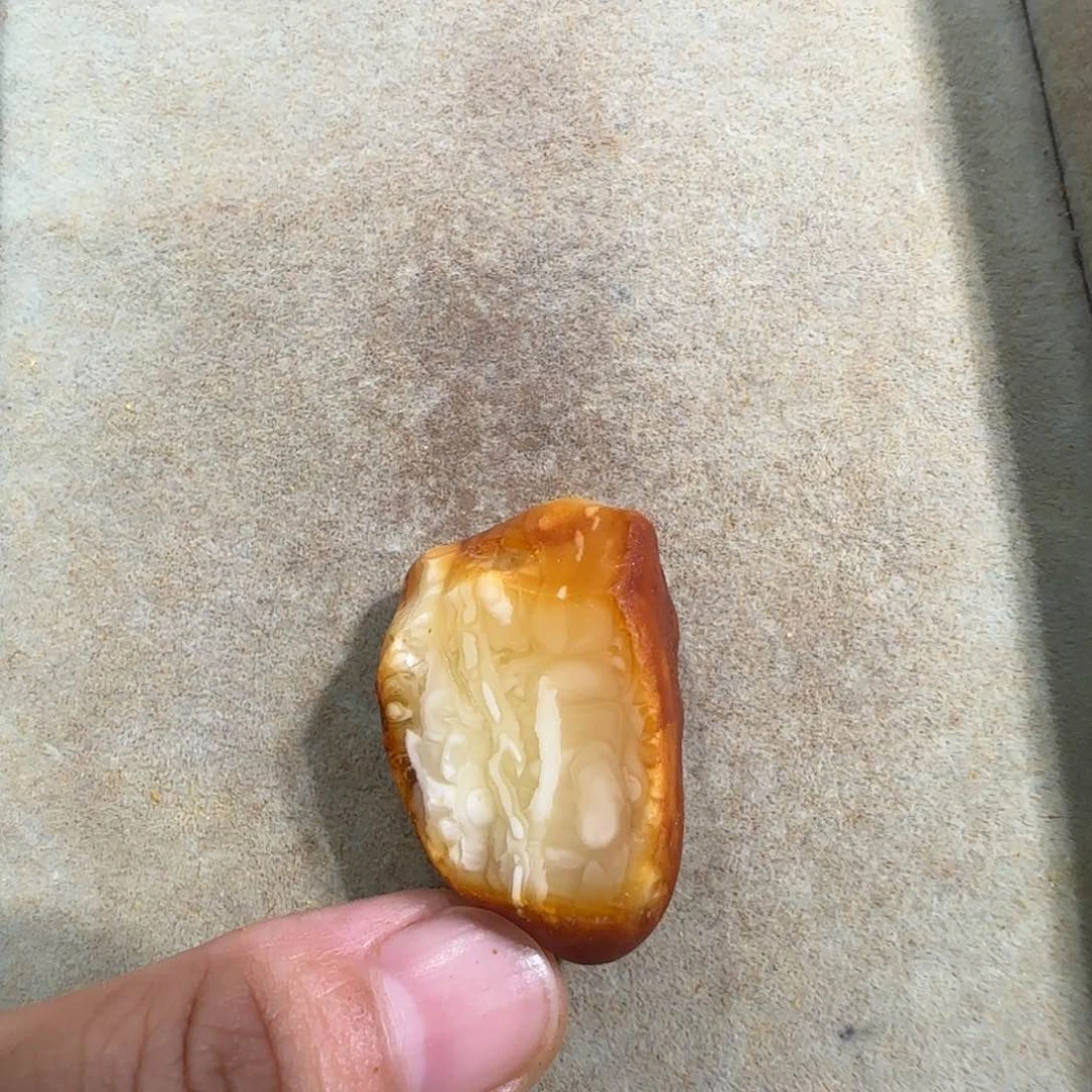 裸石琥珀未镶嵌纳*专属定制