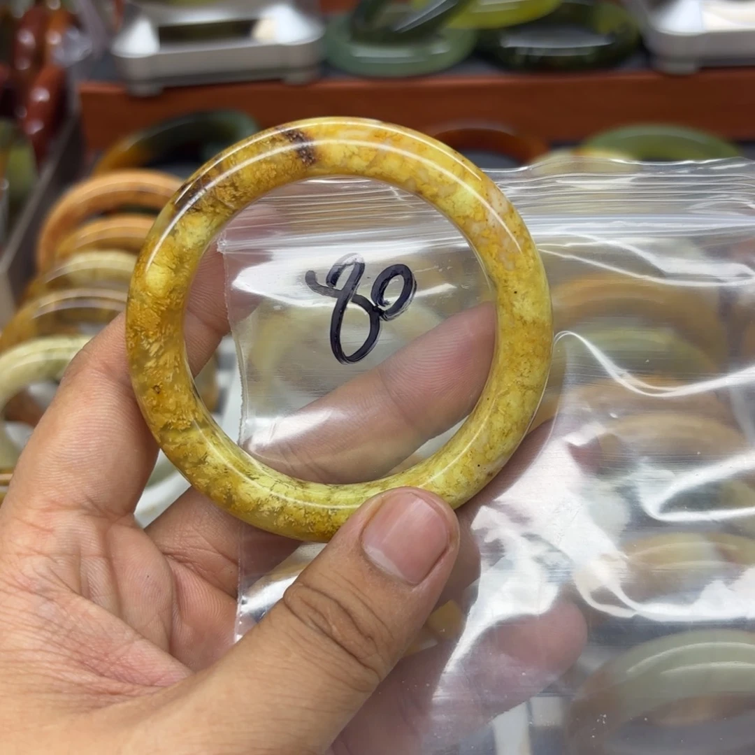 L***e蛇纹石玉未镶嵌手镯