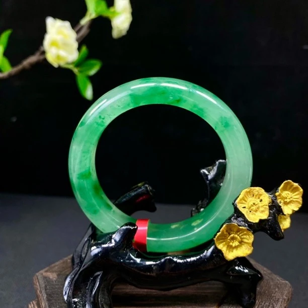 非洲翠冰透手镯阳绿手镯天然手镯精致玉手镯