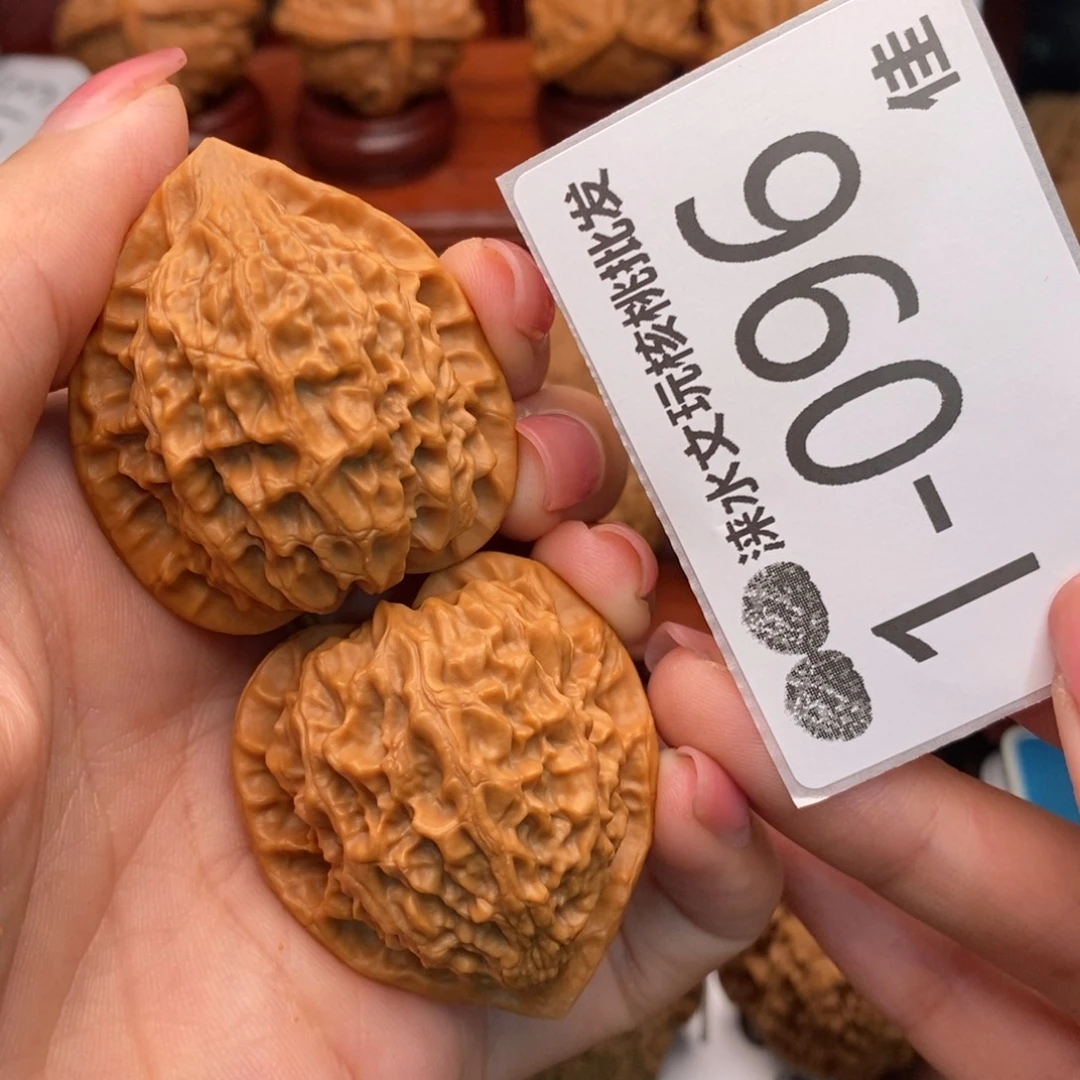 文玩核桃把件38金牛