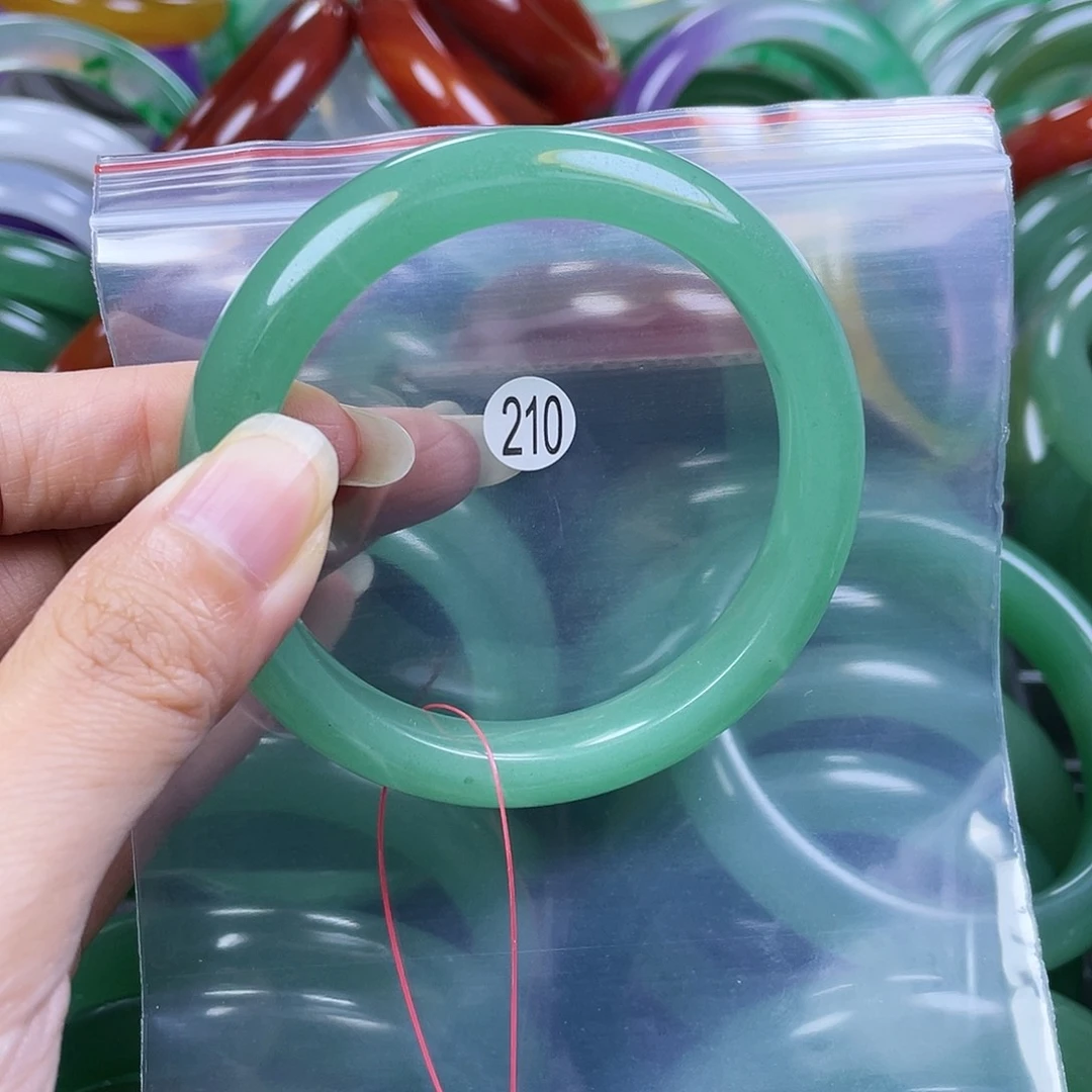 【闪购商品】未镶嵌手镯石英岩玉57