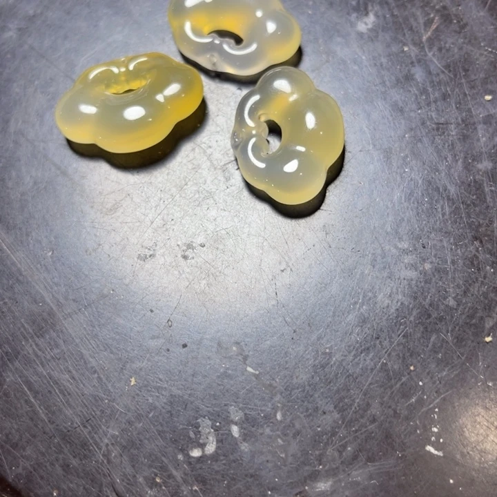 石英质玉未镶嵌颈饰