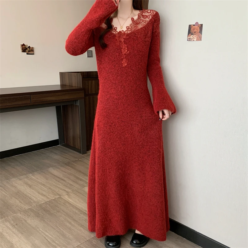 蕾丝拼接V领针织连衣裙女秋冬大码胖女装高级感气质配大衣毛衣长
