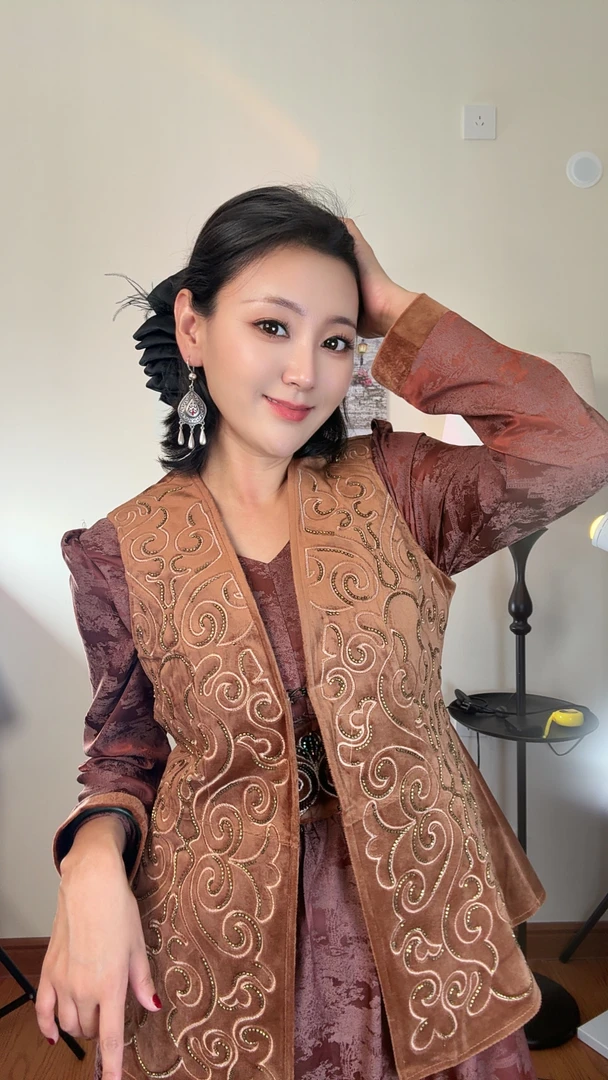 秋冬新款民族风刺绣马甲