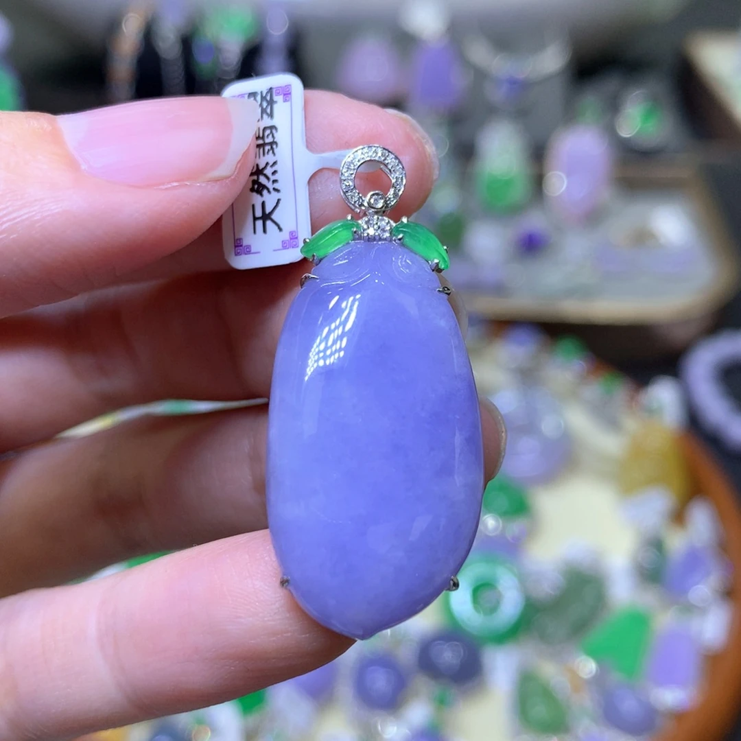 【闪购商品】翡翠颈饰18K金镶嵌翡翠吊坠项链