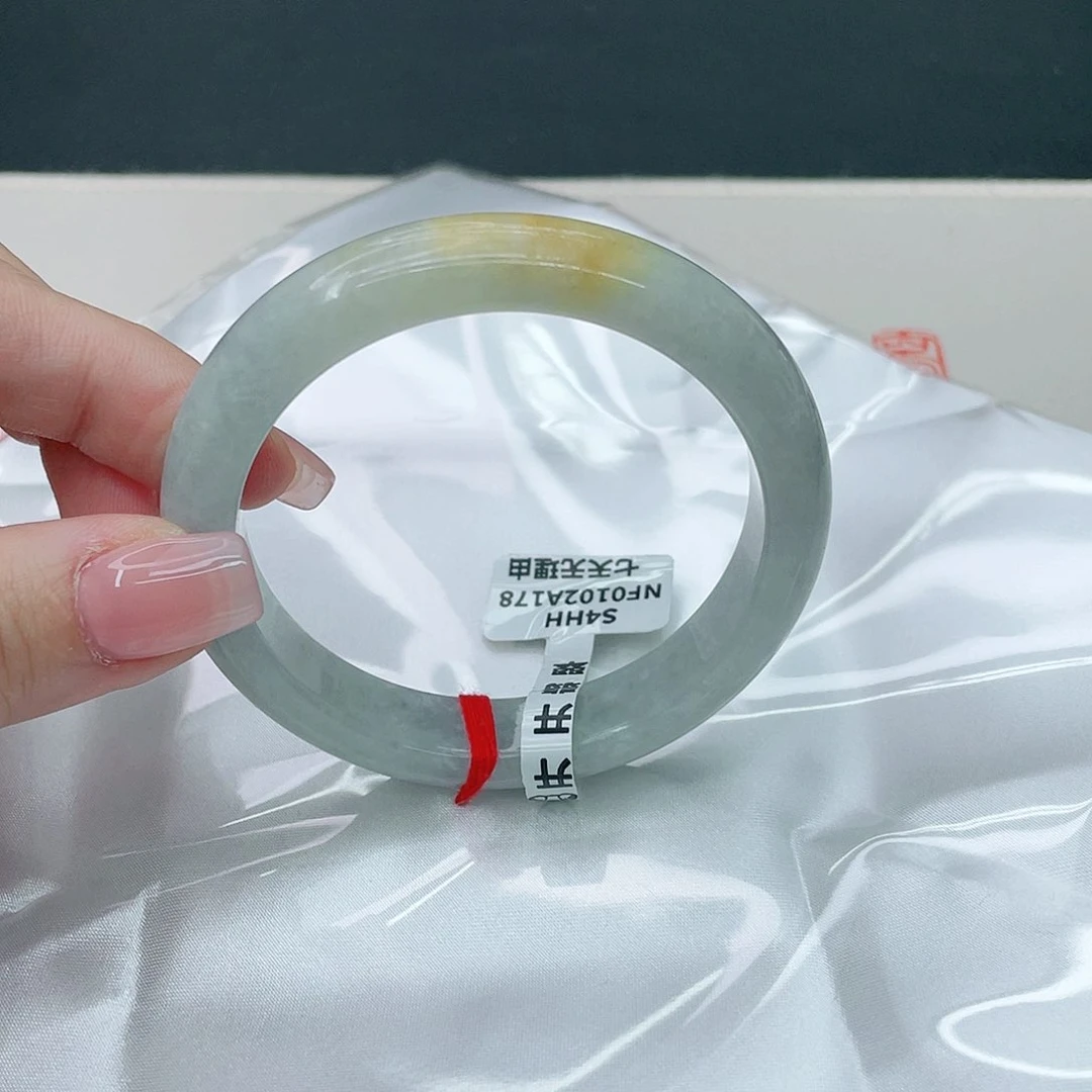 翡翠手镯未镶嵌正56.6