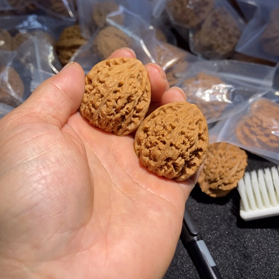 文玩核桃吊坠高炮南疆石80