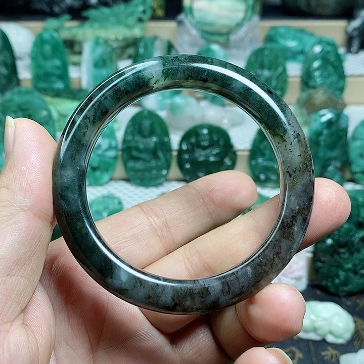 未镶嵌独山玉手镯