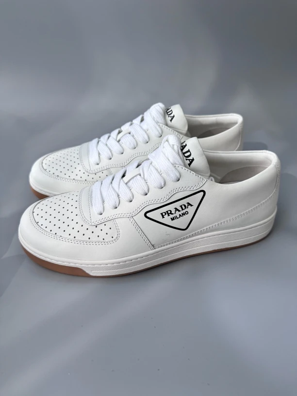 99新 Prada/普拉达 P83 百搭小白鞋潮鞋透气孔男