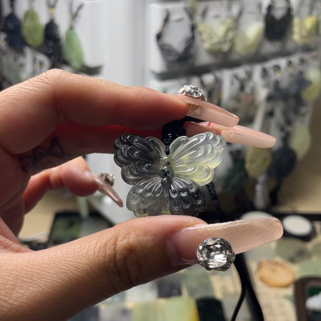 岫玉颈饰未镶嵌囍*蝴蝶