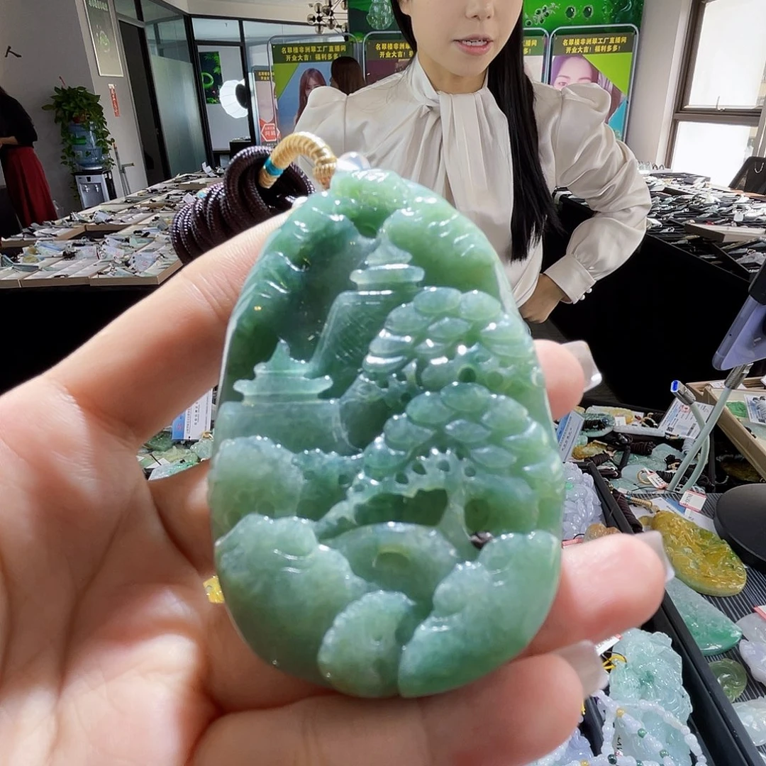 颈饰未镶嵌翡翠一个