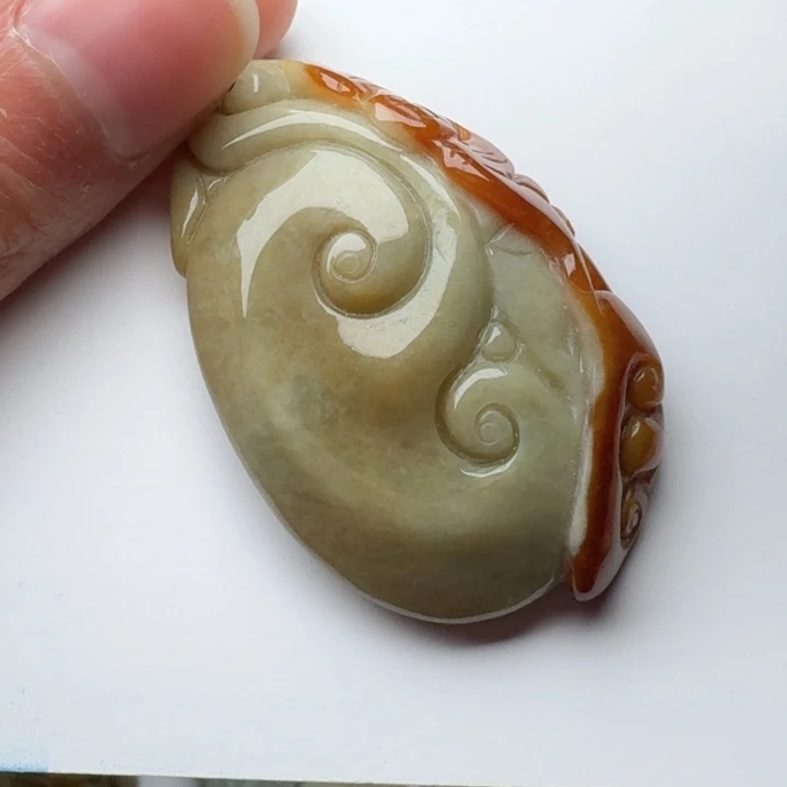 翡翠未镶嵌颈饰如意