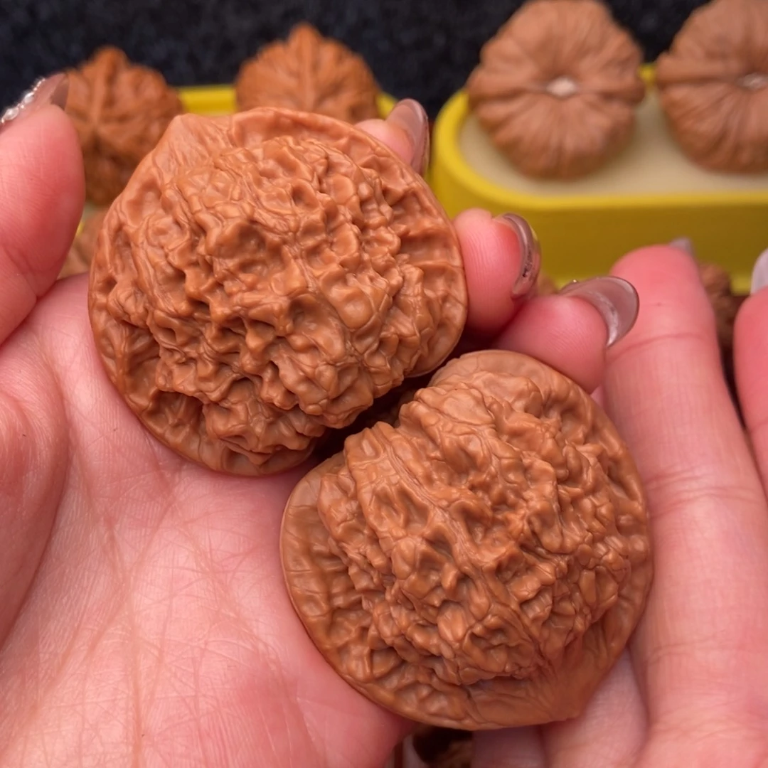 吊坠文玩核桃46红皮 麒麟 官帽