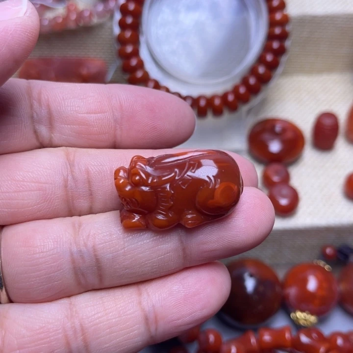 南红玛瑙未镶嵌手链