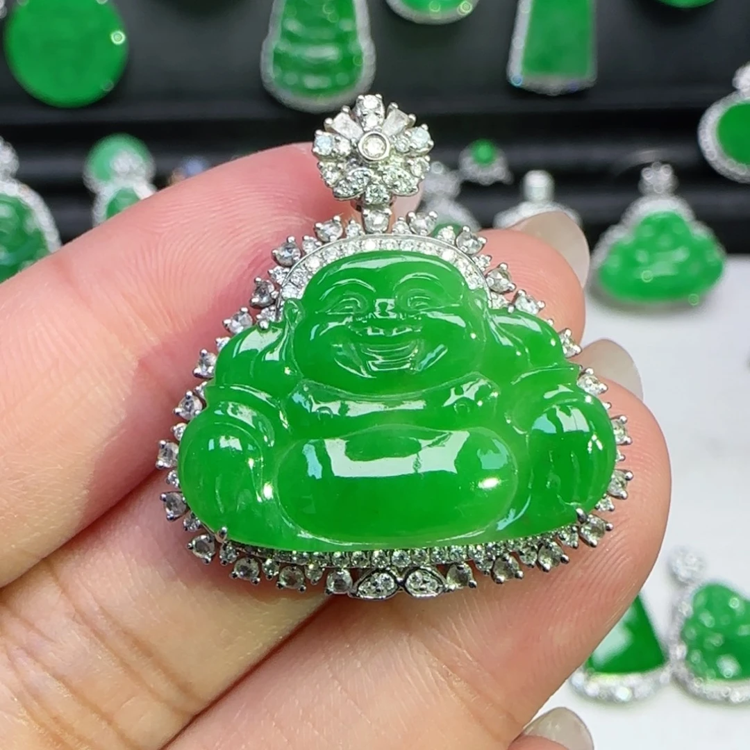 翡翠18K金镶嵌颈饰吊坠