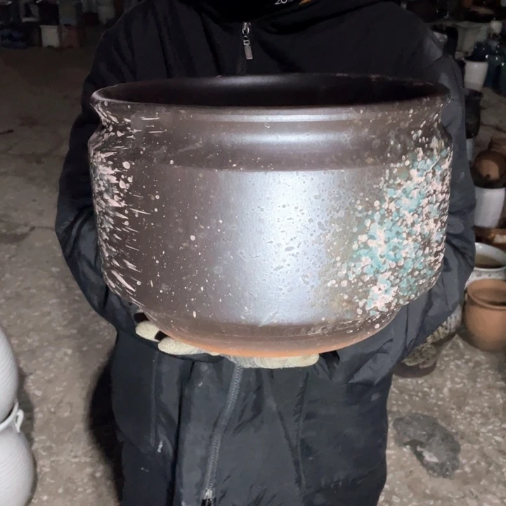 紫砂花盆口30高21瑕疵瑕疵