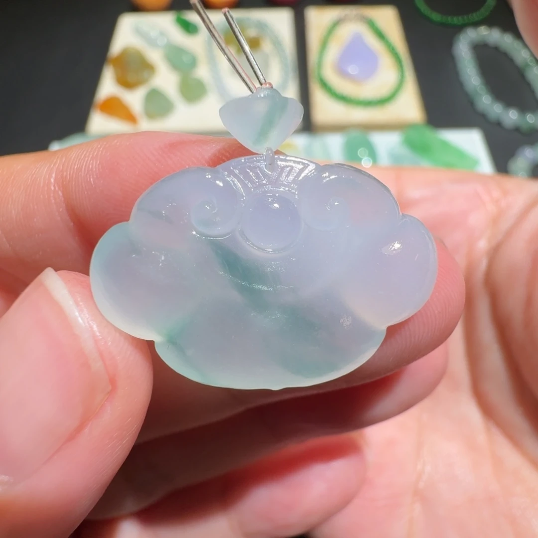 定制翡翠未镶嵌冰飘花如意锁