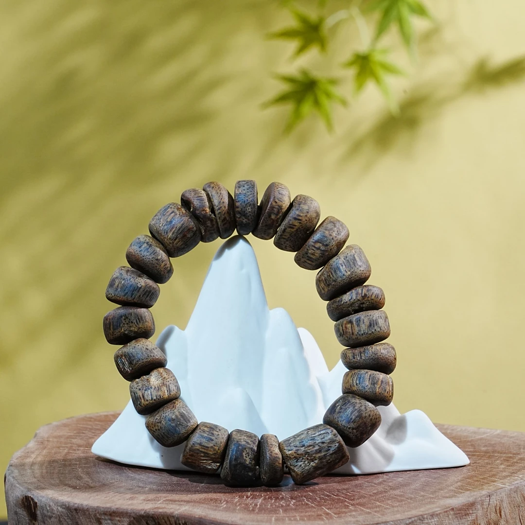 柬埔寨菩萨棋金丝糖结沉香随型手串 / 30.42g  251005061  B