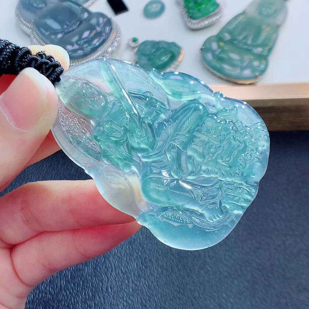 翡翠颈饰未镶嵌翡翠