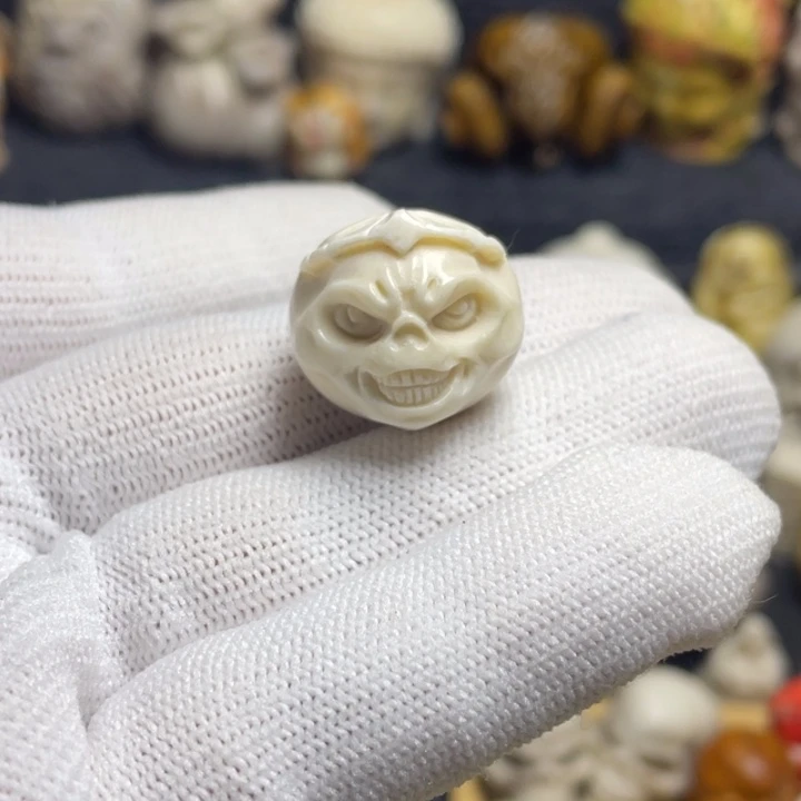 无非金属真**子配饰鹿角雕刻小丑