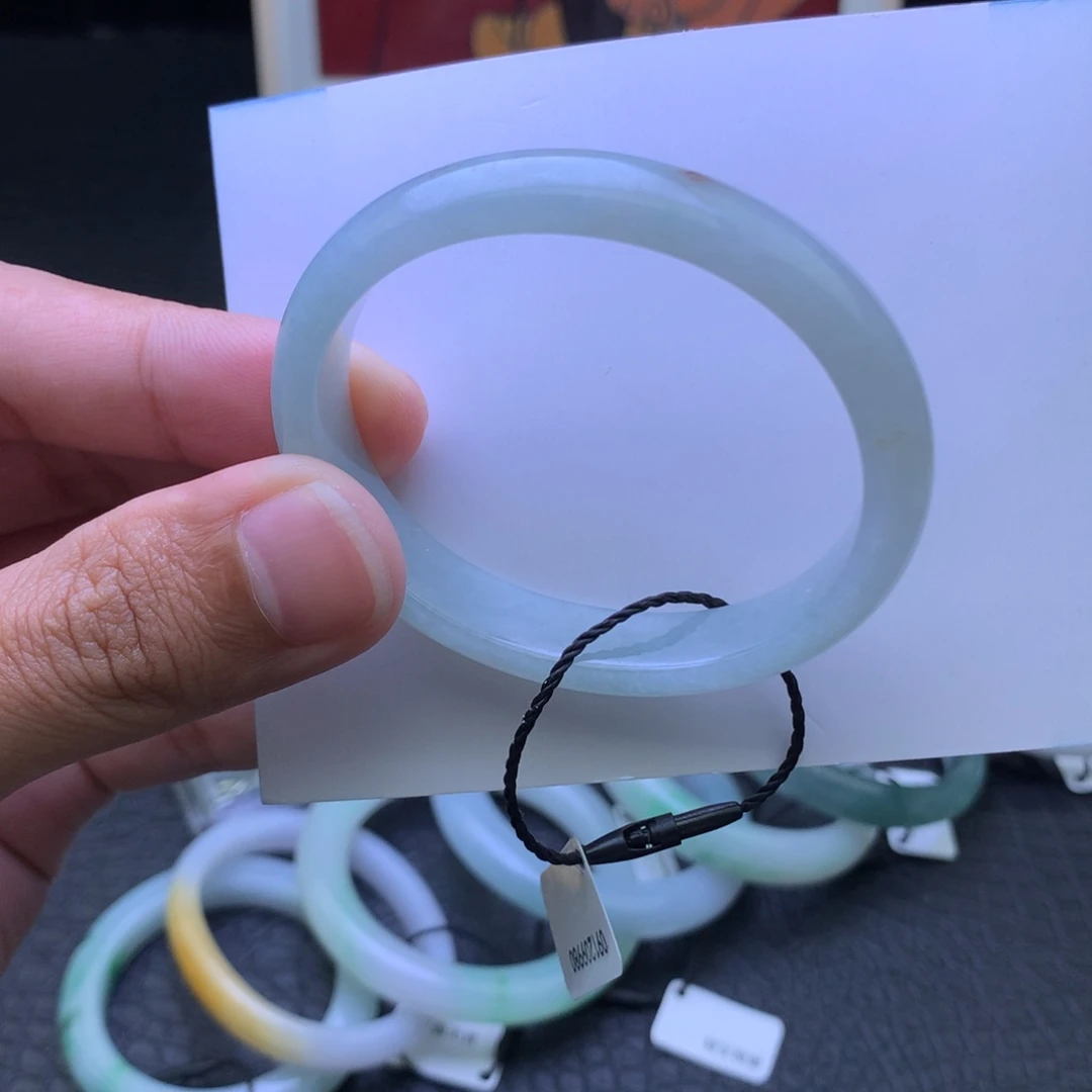 未镶嵌手镯（贵妃镯）翡翠成品