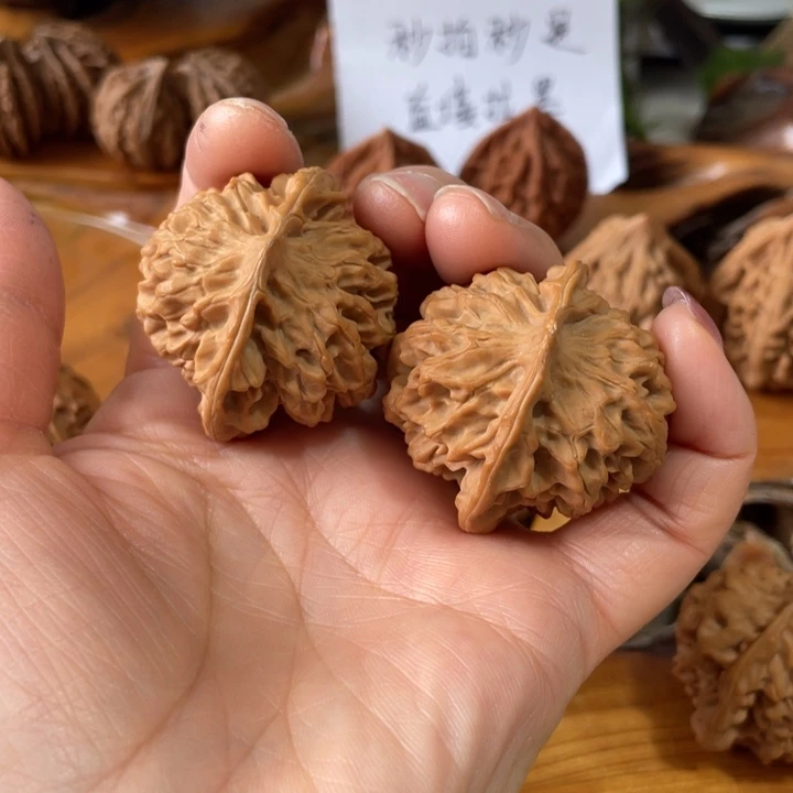 海****核桃秦闷文玩核桃尖瑕疵