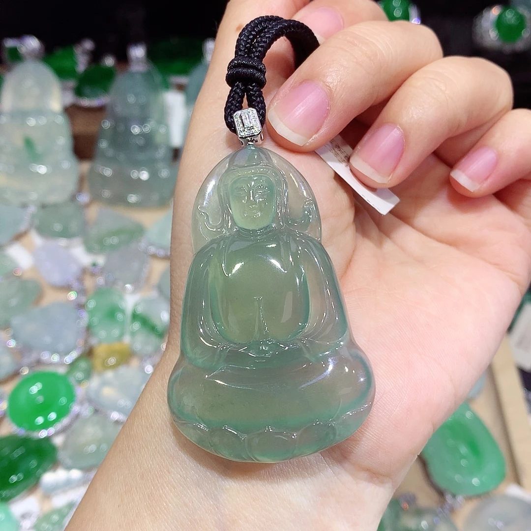 颈饰18K金镶嵌翡翠素衣