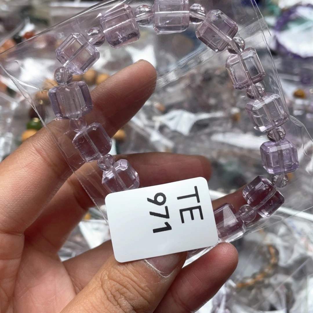 水晶多样性发一只未镶嵌