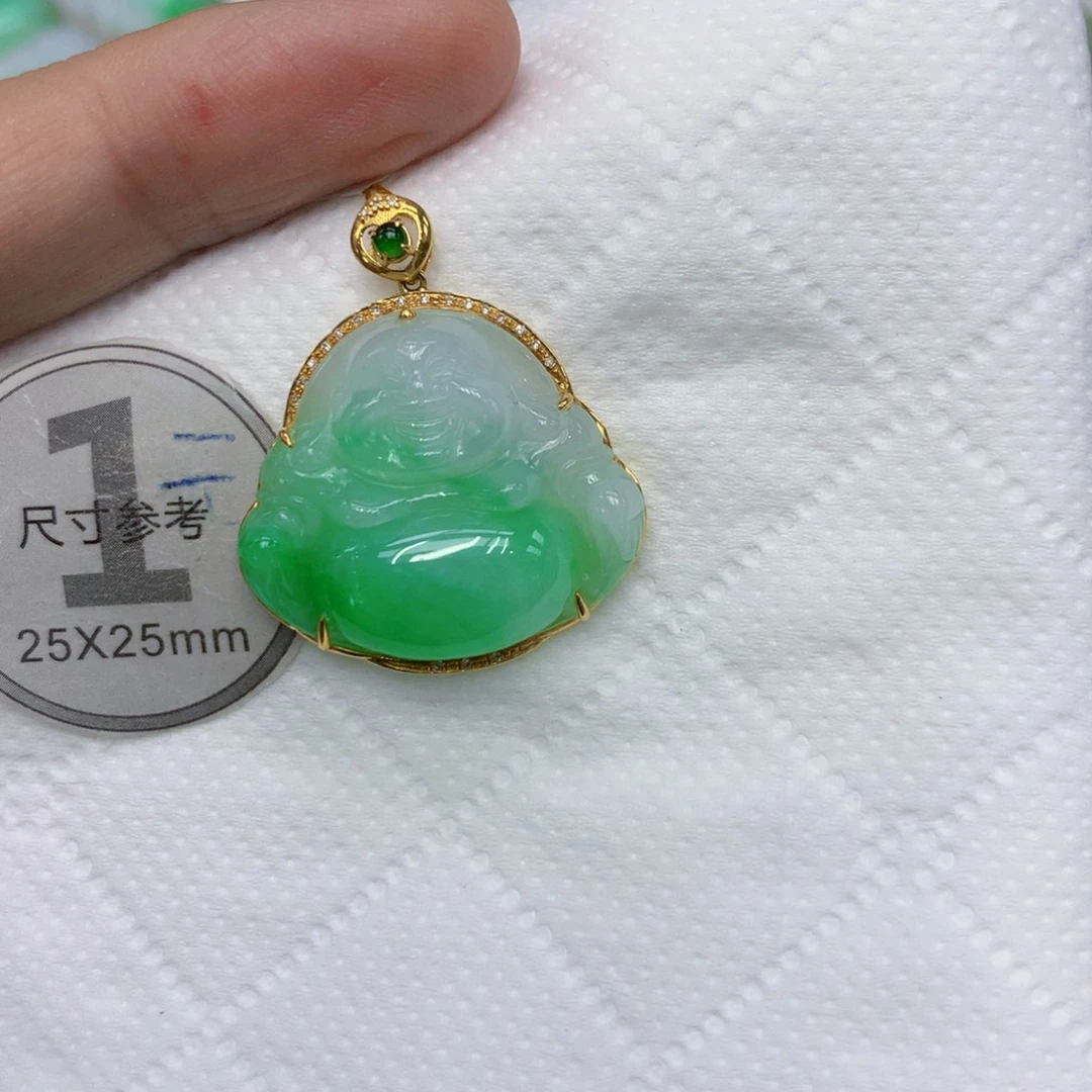 颈饰18K金镶嵌翡翠