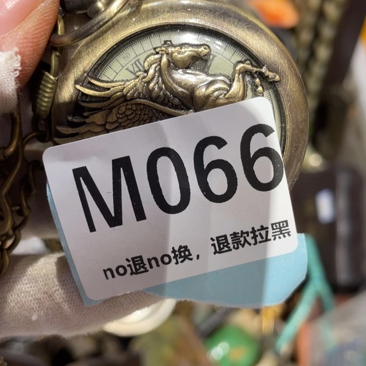 问***下瓷片二表姐直播火爆热卖