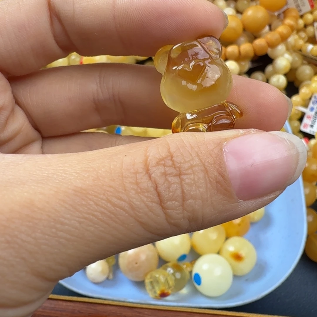 琥珀未镶嵌珠宝奇石