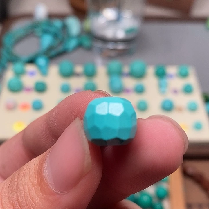 原生态湖北矿散珠配饰，尺寸11.8