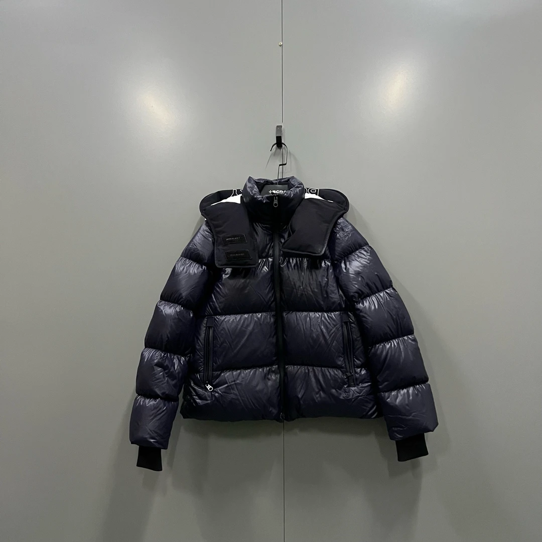 未使用 BURBERRY/博柏利 zz33 深蓝色连帽羽绒服/018732/瑕