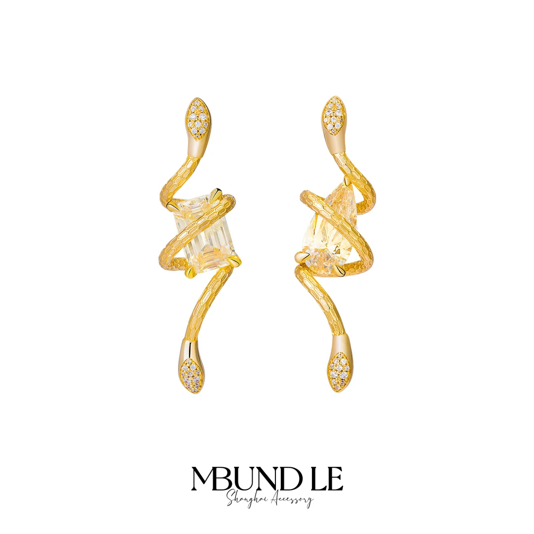 摩邦珠宝 铜合金合成锆石耳饰 蛇来运转-耳环官方专属