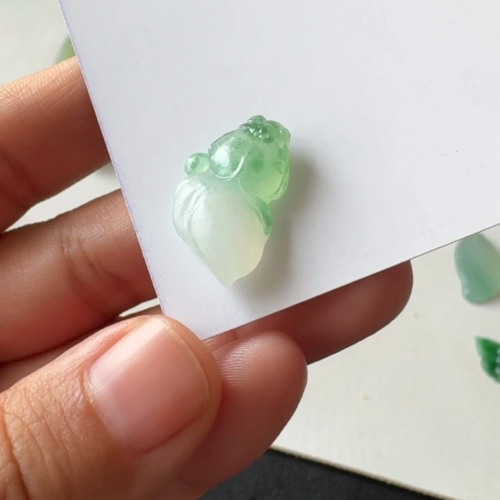 定制翡翠未镶嵌鱼