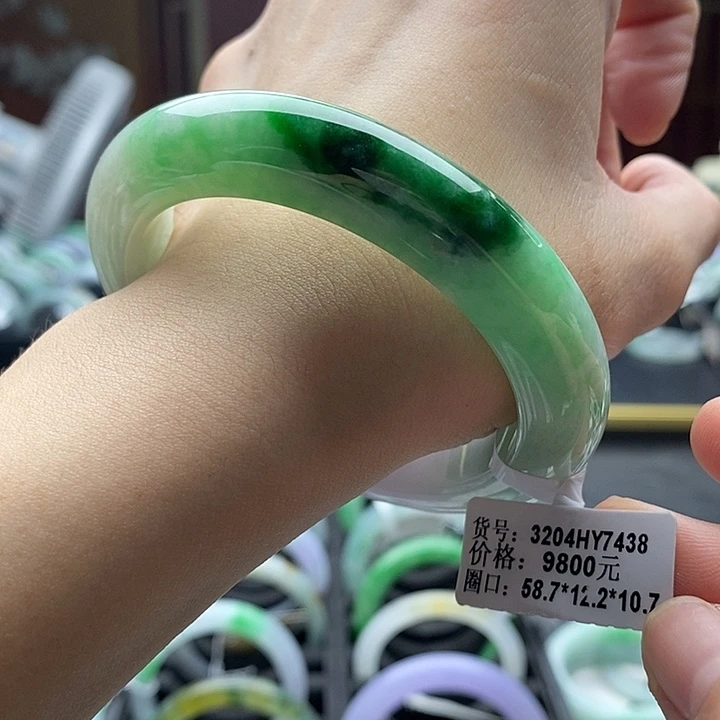 翡翠手镯未镶嵌58➕圈口