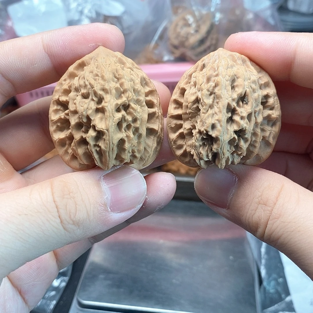 1文玩核桃盘龙虎38-455