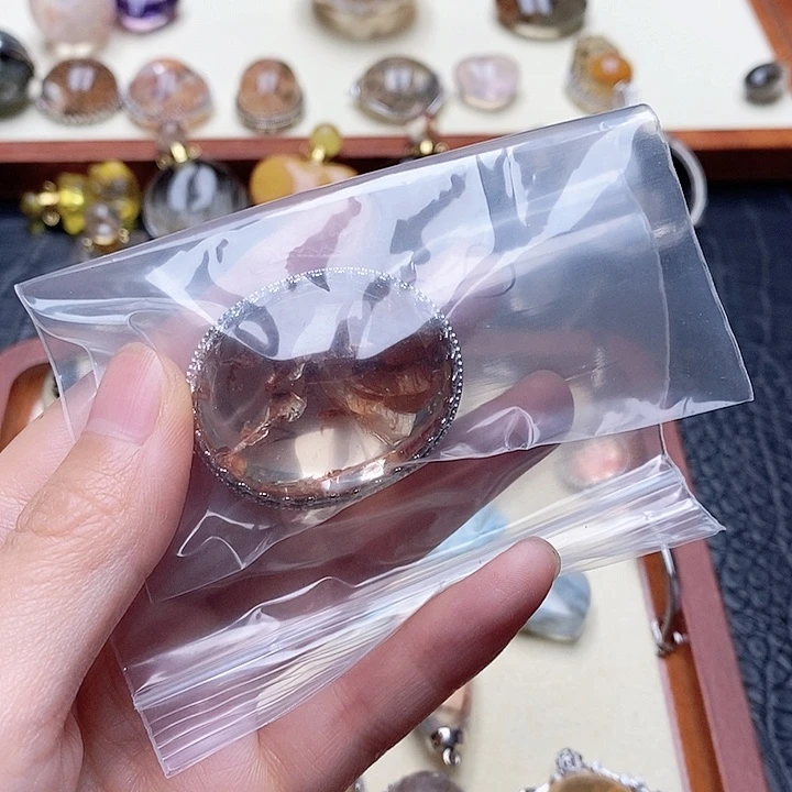 水晶手链未镶嵌?**赋
