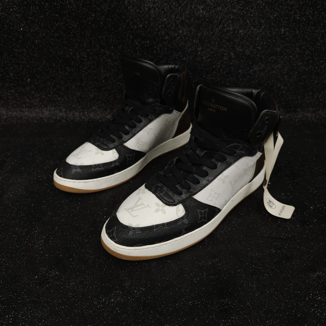 95新 LouisVuitton/路易威登 7.5码/41.5码/三色老花高帮板鞋