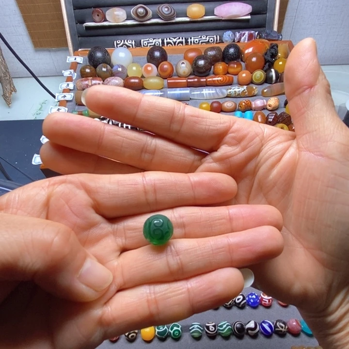 羈***耀玛瑙/玉髓未镶嵌颈饰