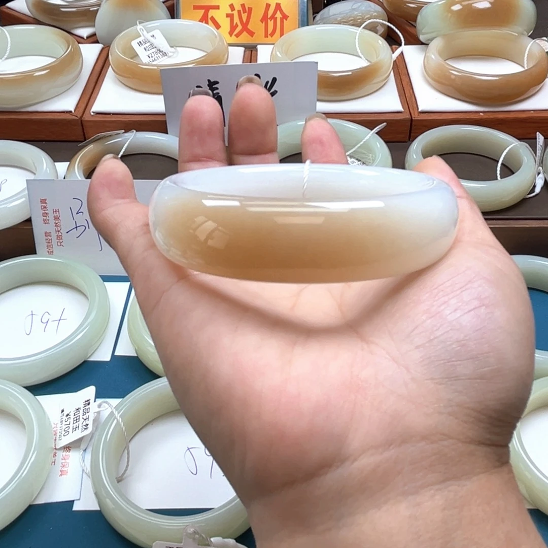 未镶嵌手镯和田玉