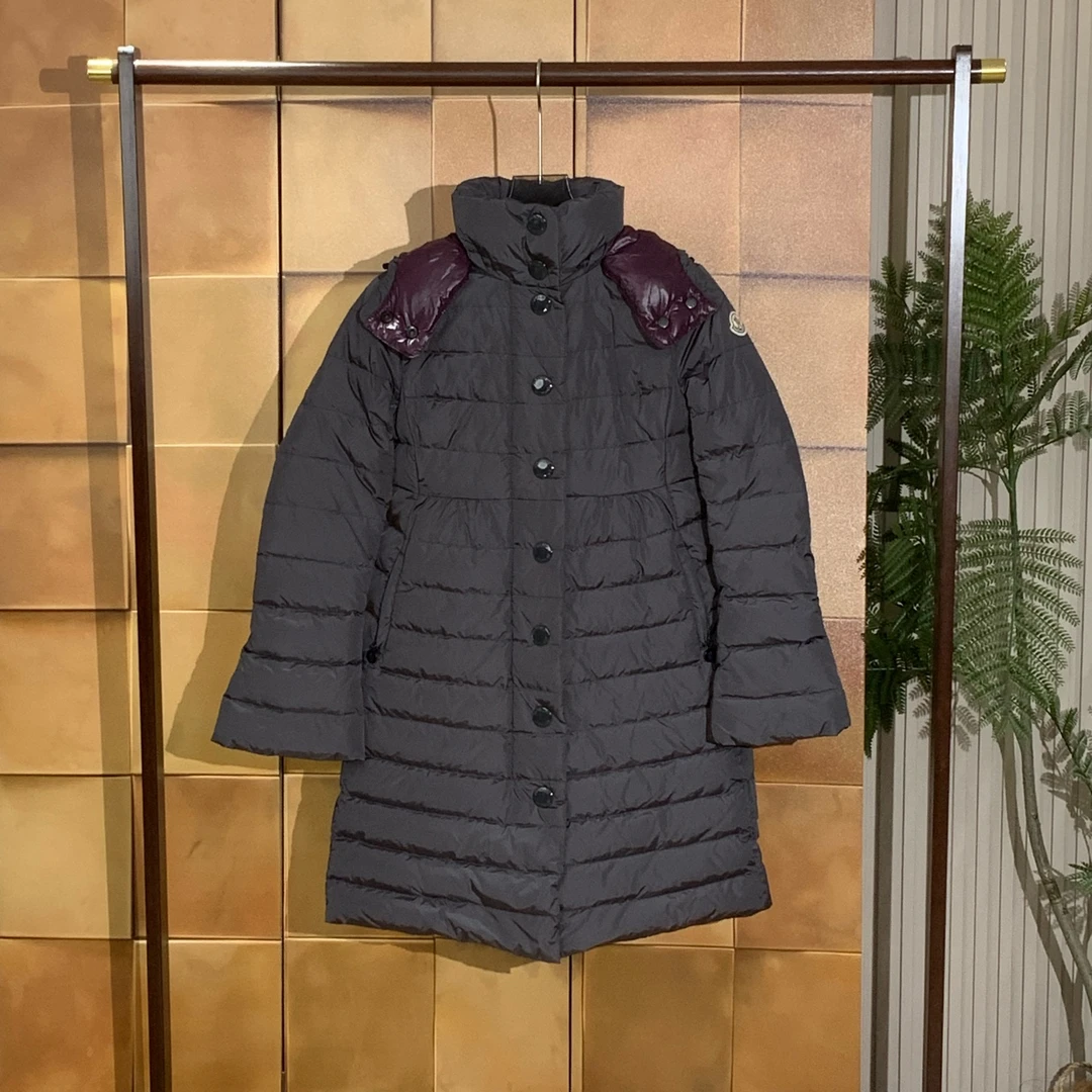 99新 MONCLER Moncler Jura黑色刺绣徽标款羽绒服/1码/99新/24430