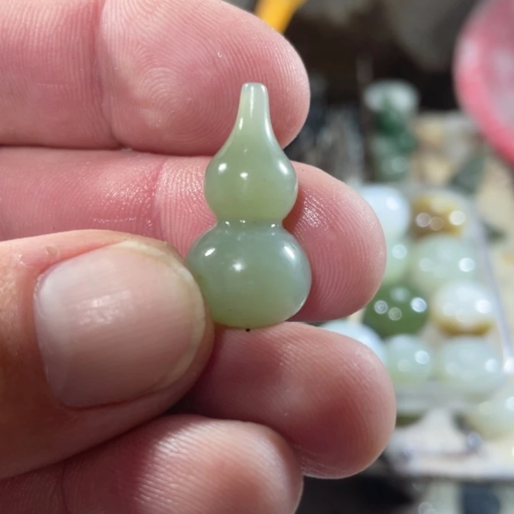 …***嗯和田玉未镶嵌颈饰