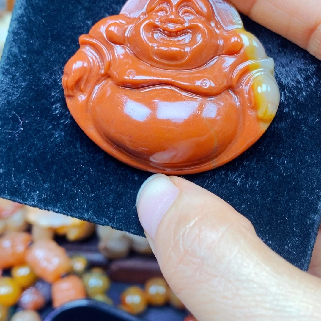 未镶嵌石英质玉（黄龙玉）颈饰