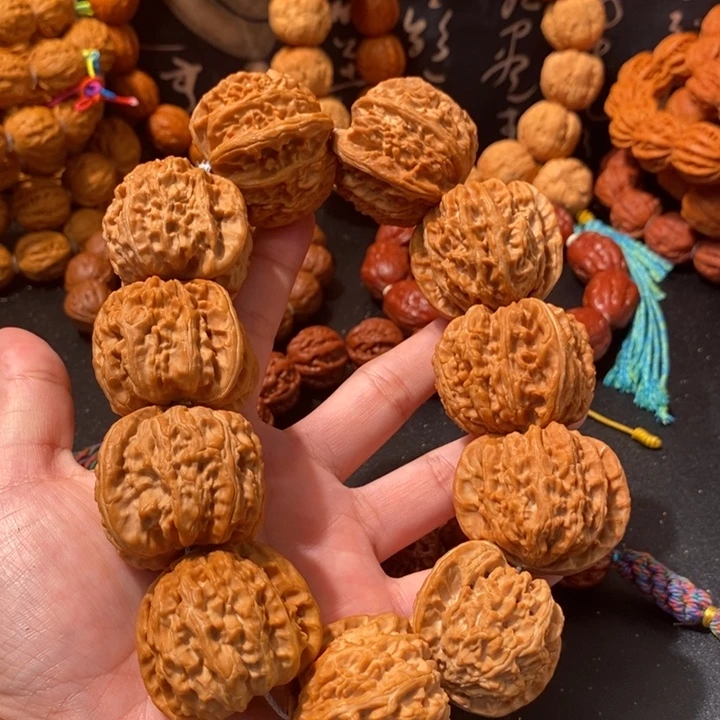 文玩核桃吊坠白狮子手持