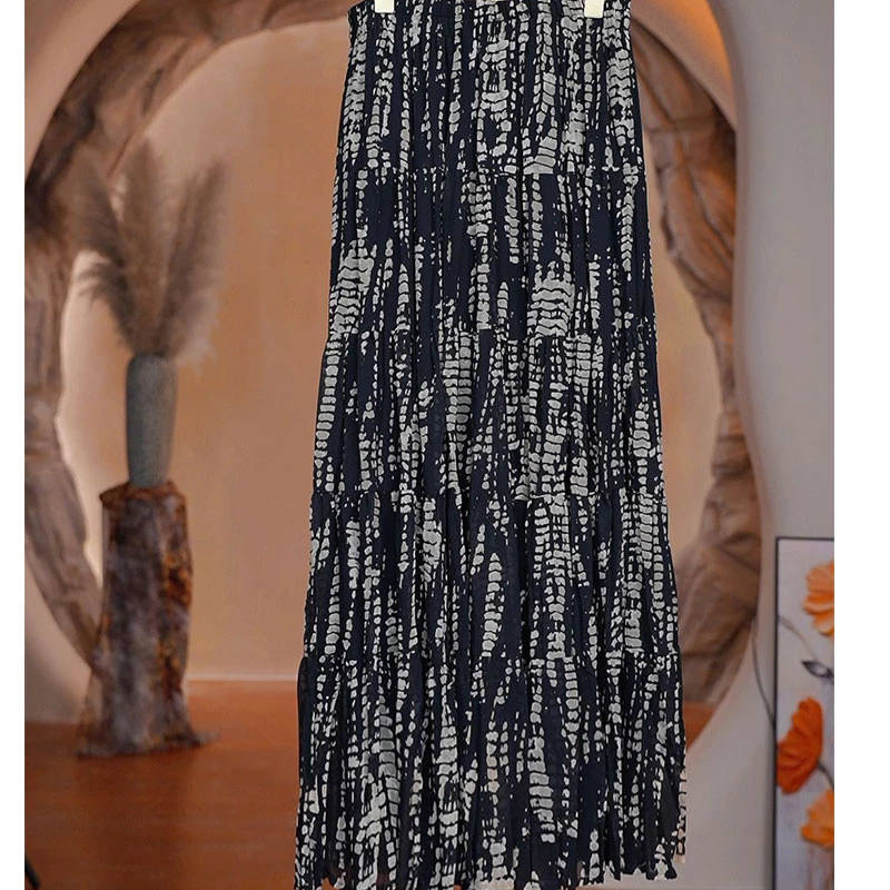 132 夏季新款2025气质显瘦小众半身裙 Q3668