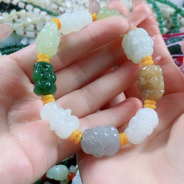 颈饰未镶嵌和田玉