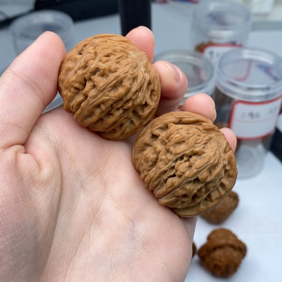 桃核把件核桃品种，山西汉高楼，尺寸39mm，两只