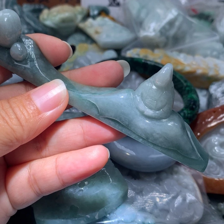 翡翠未镶嵌颈饰保真天然A货翡翠