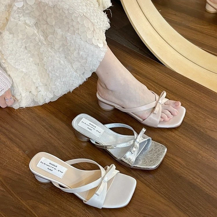 蝴蝶结方头法式凉鞋2025夏季新款4CM粗跟圆跟一字拖仙女风百搭